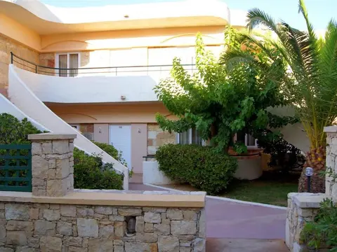 Apartment for Five, Swimming Pool, Near the Beach