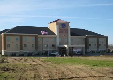 Quality Suites Near Cedar Creek Lake