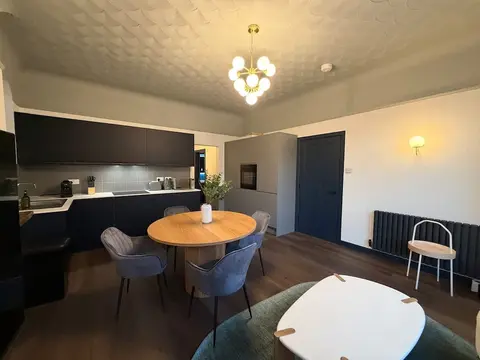 Luxury 2 5 Bedroom Flat in Southsea