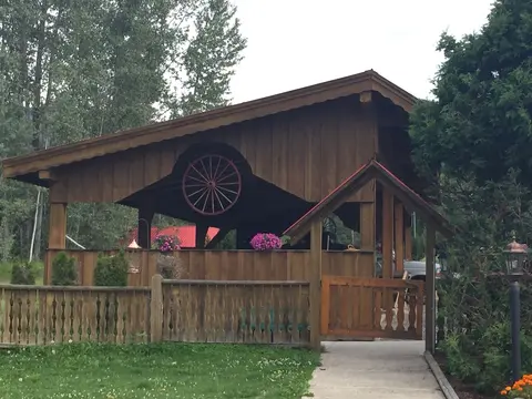 Blue Grouse Country Inn Bed & Breakfast