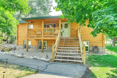 Pet-friendly Cabin w/ Mtn View in South Weber!