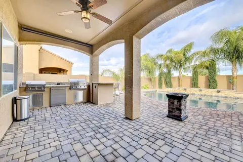 Pool, BBQ & Bar: Family Home in Queen Creek