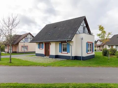 Restyled Villa with Washing Machine near River Moselle