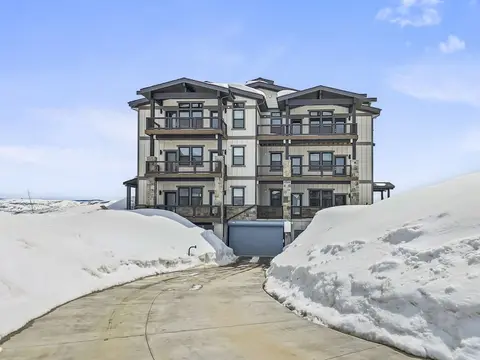 Jordanelle Mountain Paradise 204 3 Bedroom Condo by RedAwning