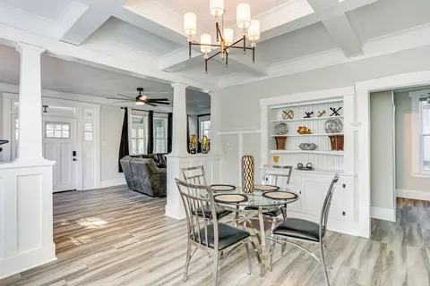 3 Mi to Dtwn: Memphis Family Home