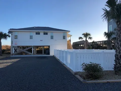 Meant To Be 2 Bedroom Home by RedAwning