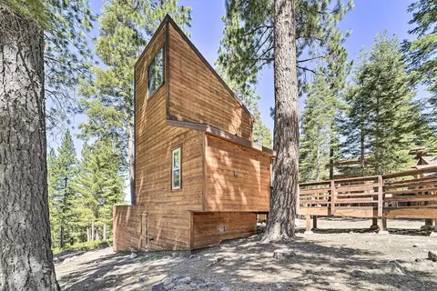 Hot Tub & Ski Shuttle: Northstar Resort House