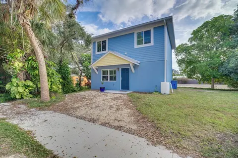 2-story Cape Canaveral Home: Walk to Public Beach!