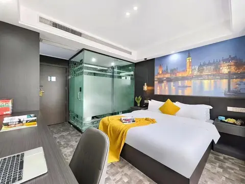 Panda Holiday Inn 2