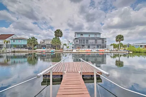 Hernando Beach Home w/ Pool & Canal Access!