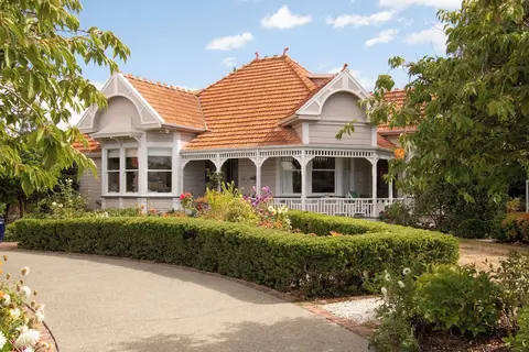 Anglesea House Inn