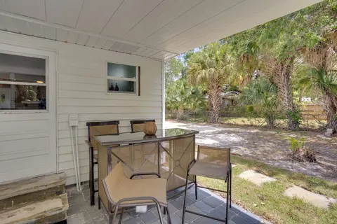4 Mi to Dtwn: Jensen Beach Cottage