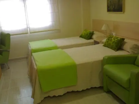 Double Apartment - 2 Single Beds 4