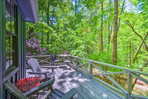 Cozy Cabin Getaway ~ 1 Mi to Lake Rabun Beach