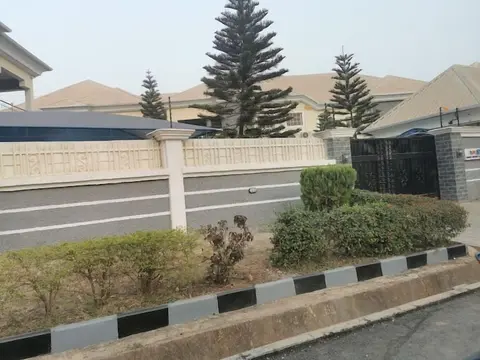 House 13 Hotel