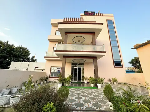 Wanna Stay Ayodhya