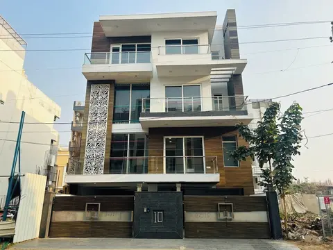 Lime Tree 3BHK Serviced Apartments DLF 5