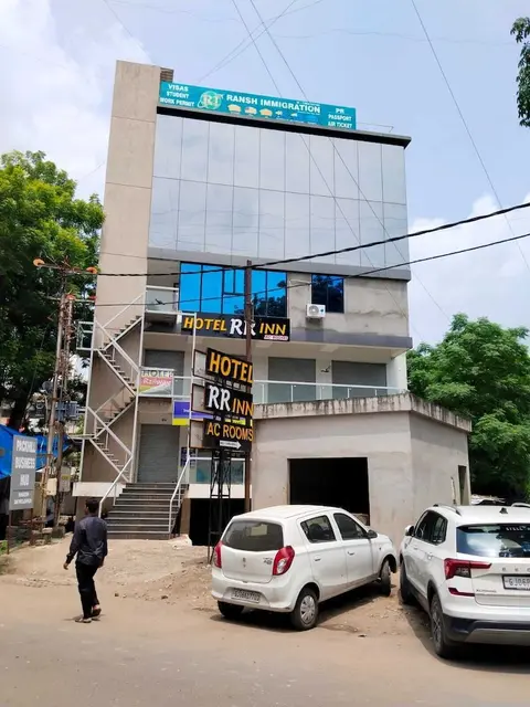 Hotel RR Inn