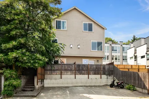 Seattle Vacation Home: Life's A Game