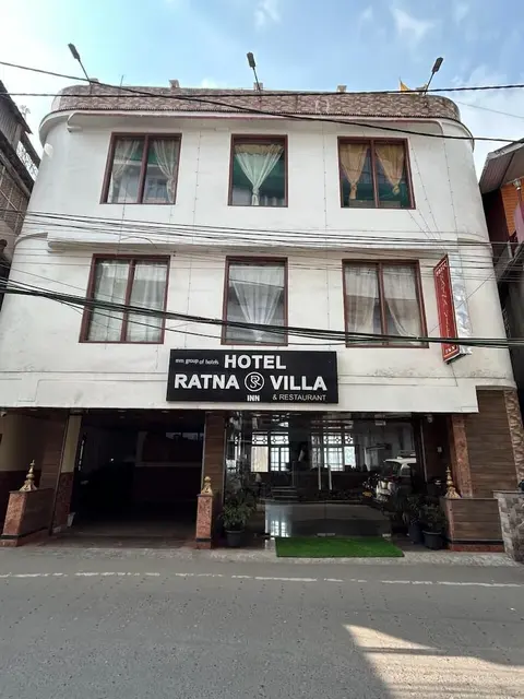 RATNA VILLA INN