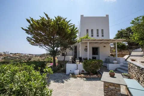 Peristeronas House