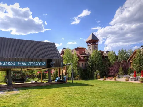 Arrowhead Village Condo - 206 Seasons Lodge