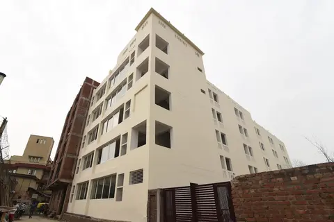OYO 13310 Noida Suites