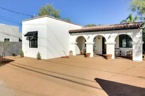 Tucson Spanish Bungalow w/ Yard, Near Downtown!