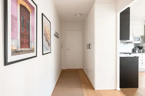 2ndhomes Modern & Cozy 2BR Apt w Balcony