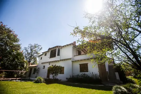 Casa Flor de Mayo