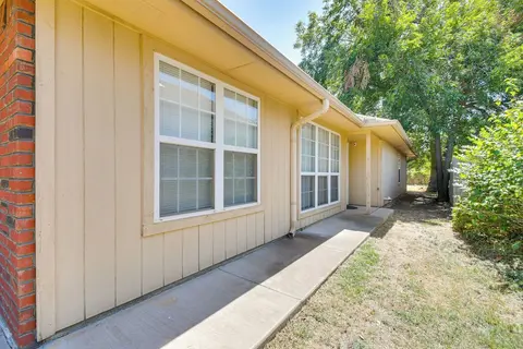 Ideally Located Lawton Retreat: 4 Mi to Fort Sill!