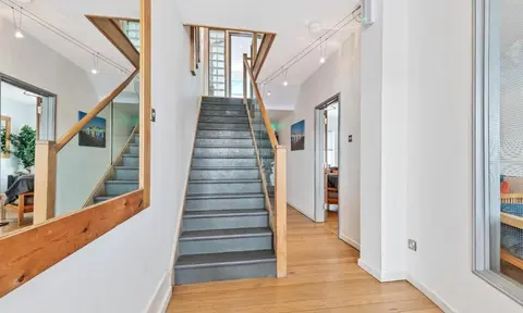 Sunshine Central House - Sleeps 22 - Super Central