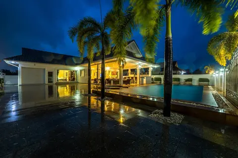 Private 3 Bedroom Pool Villa PP10