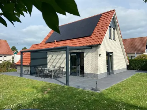 Holiday Home With Pet-friendly Garden