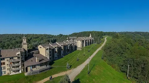 Seven Springs 3 BR Condo, Mountain Views! by RedAwning