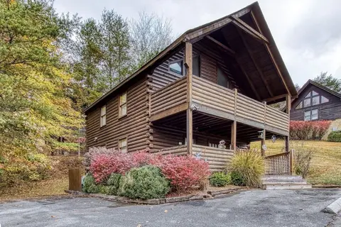 Er13 - Moose Manor Great Location - Close To Town! 3 Bedroom Cabin by RedAwning