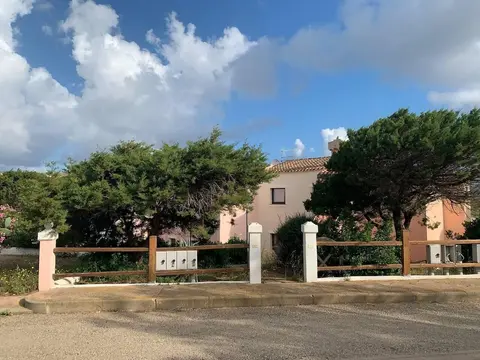 1 Bed House Sleeps 2 - Pets, Garden, Parking, Wifi