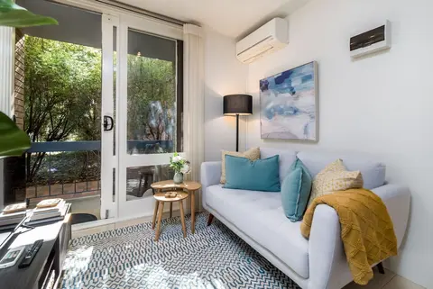 Cosy and Convenient Leafy Apartment