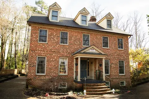Williamsburg Sampler B & B
