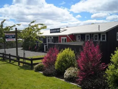 Lake Maraetai Lodge - Hostel