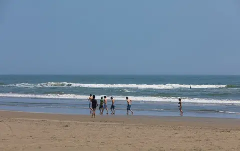 Wave House 99