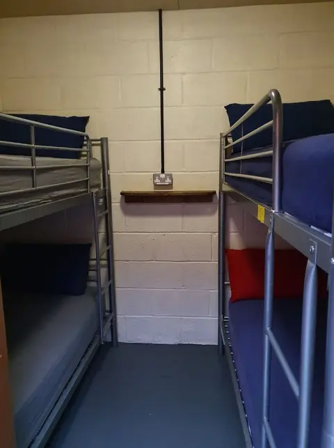 Roaches Bunkhouse - Hostel