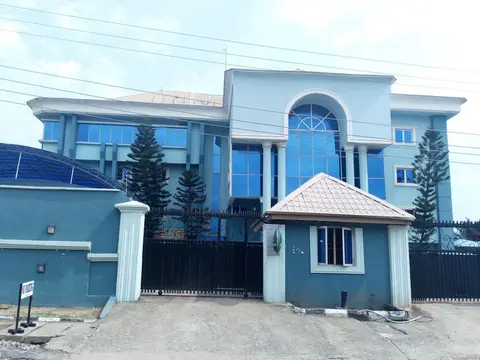 D'Luxx Villa & Suites