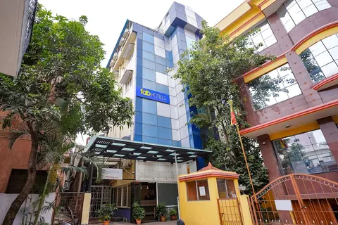 Fabhotel Savi Inn
