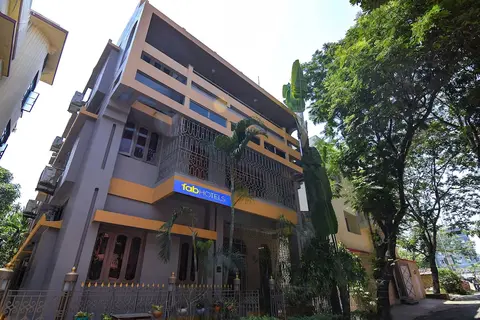 Fabhotel Vicky