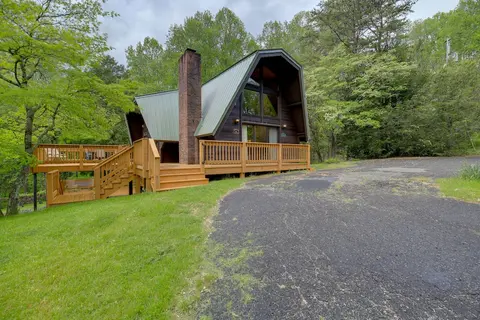 Rustic Fancy Gap Vacation Rental With Fire Pit