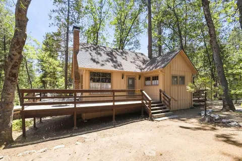 The Nest 4 Bedroom Cabin by Redawning
