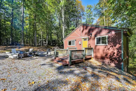 'wild Creek Cabin' in Hedgesville: Pets Welcome!