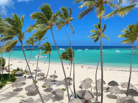 CARIBBEAN STUDIOS POOL BEACH & SPA