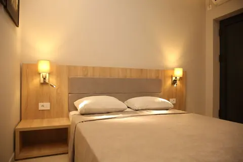 Gold Crown Apartments